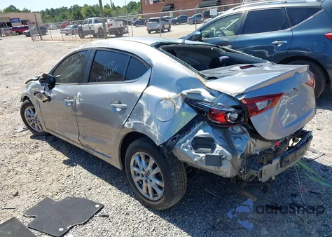 2015 Mazda Mazda3 I Touring z USA, uszkodzony, nr VIN 3MZBM1V78FM208655